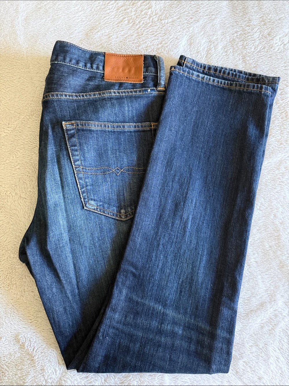 Lucky Brand Men's Dark Blue Denim Jeans with Leather Patch